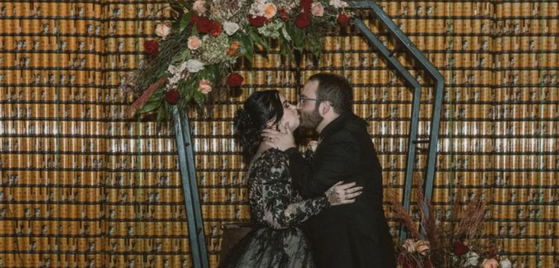 🎃 10 Spooky Myths About Wedding Dress Shopping—Debunked!